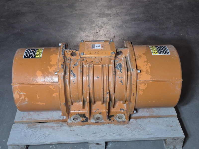 5.8 HP 900 RPM General Kinematics #IM9-14400, electric vibrator, 575 Volts - Image 6