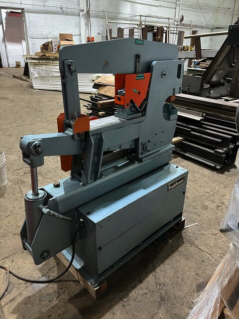 3" x 3" x 9/16" Scotchman #4014C, ironworker, 40 ton, 3 HP - Image 3