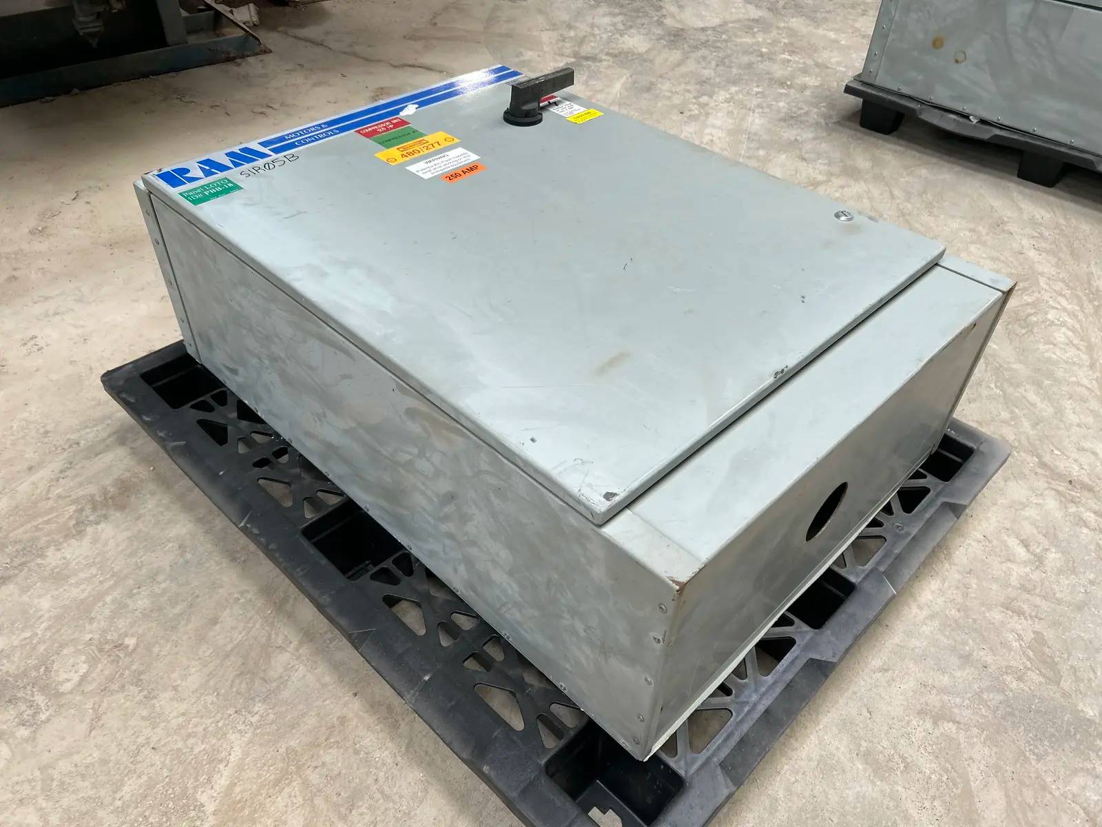 Ram, screw compressor motor starter, 125 HP, 460 Volts, 2024 - Image 4