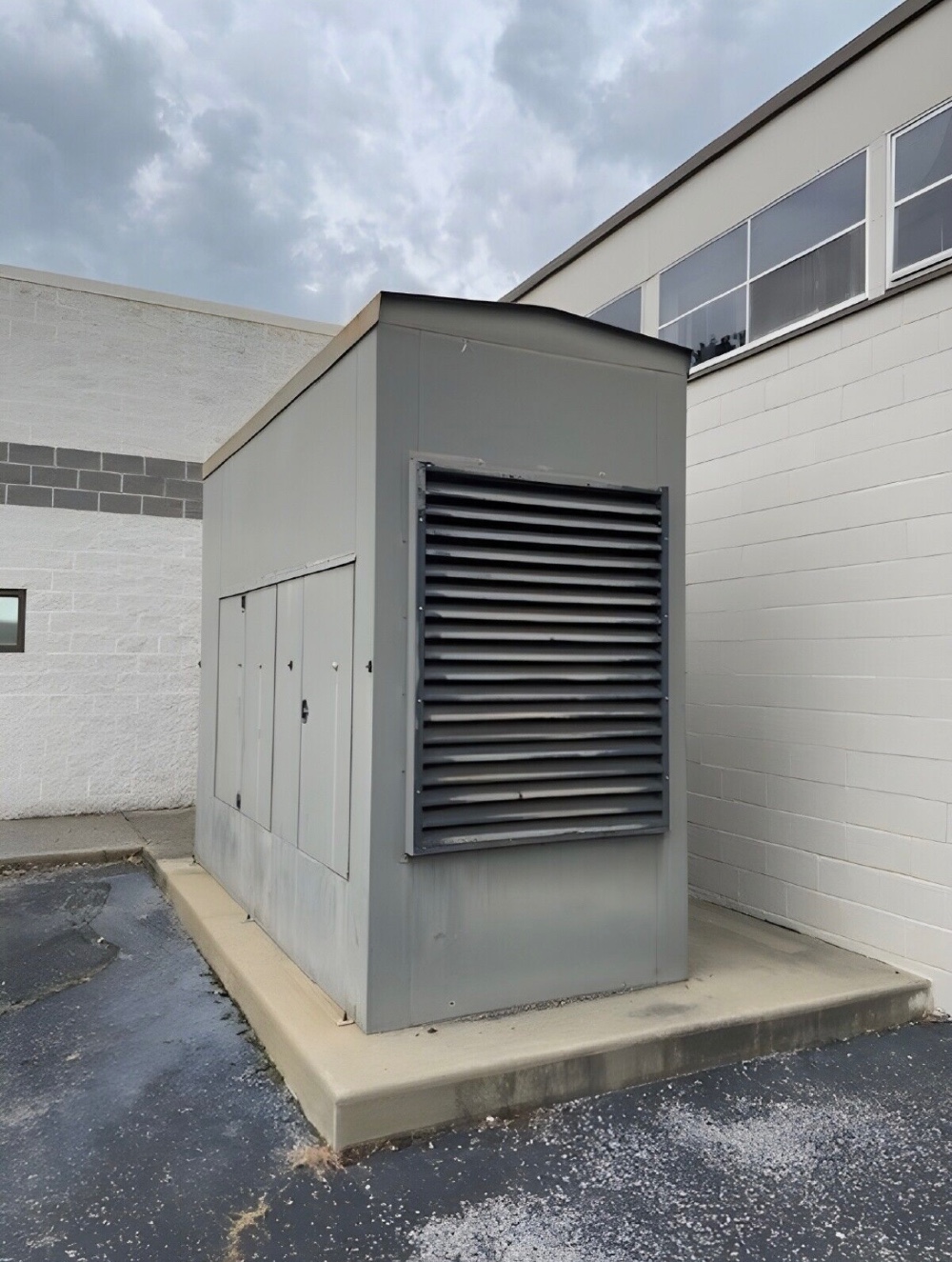 350 KW Caterpillar #3406, generator set, weatherproof enclosure, 277/480 Volts, 1996 - Image 1