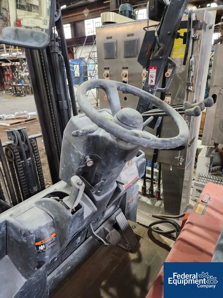 3500 lb. Toyota #7FBCU20, 189" lift, side shift - Image 7