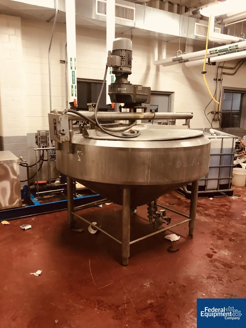 300 gallon APV, Stainless Steel tank, 64" diameter x 14" straight side, jacketed 75 psi @ 350° F, 3 HP - Image 3