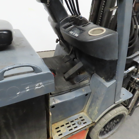 5000 lb. Toyota #8FBCU30, electric forklift, 48 V., 3-stage, 189" lift, side shift, 2015 - Image 4