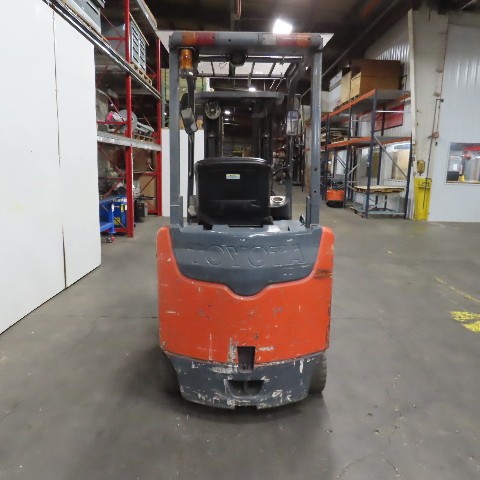 5000 lb. Toyota #8FBCU30, electric forklift, 48 V., 3-stage, 189" lift, side shift, 2015 - Image 7