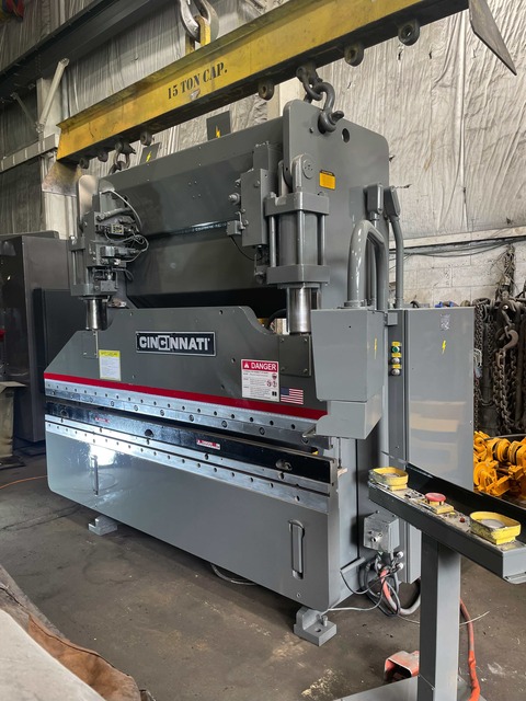 90 Ton, Cincinnati #90FMII, hydraulic press brake, 10' overall, 78-3/4" between housing, 8" stroke, 7" throat - Image 1