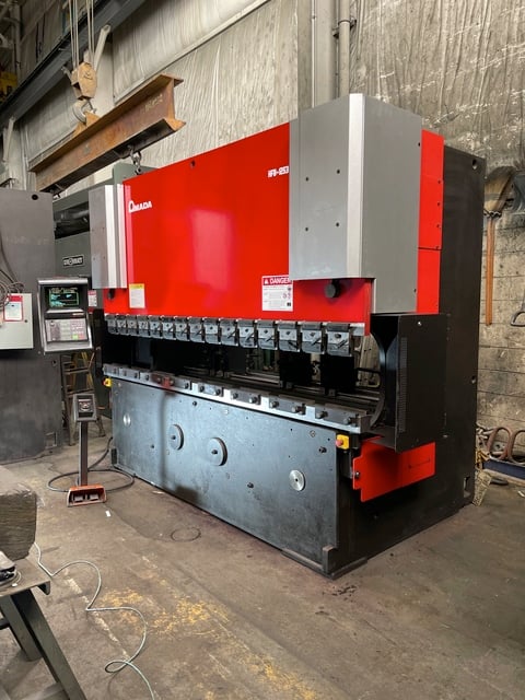 138 Ton, Amada #HFB-1253, CNC press brake, 10.2'OA, 106" between housing, 7.8" stroke, 16.5" throat - Image 1
