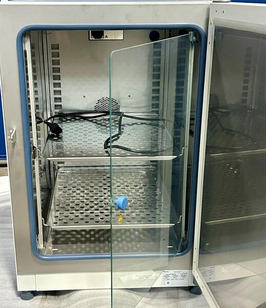 Thermo Scientific #Heratherm-IMH180, benchtop incubator, 6.3 cu.ft. capacity, 105°C, 2015 - Image 3
