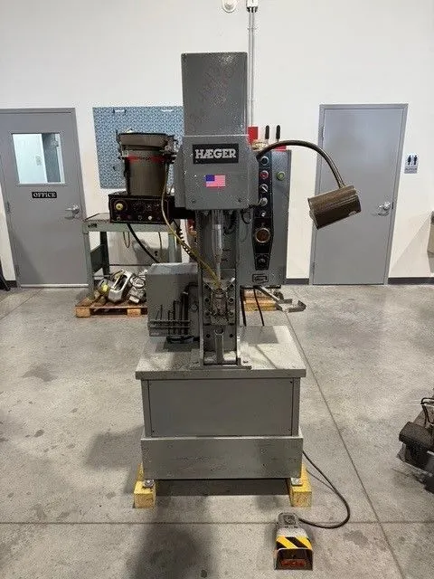 6 Ton, Haeger #HP6-B, hydraulic insertion press, 8.5" stroke, 18" throat, autofeed bowl, 18 gallon hydraulic - Image 2