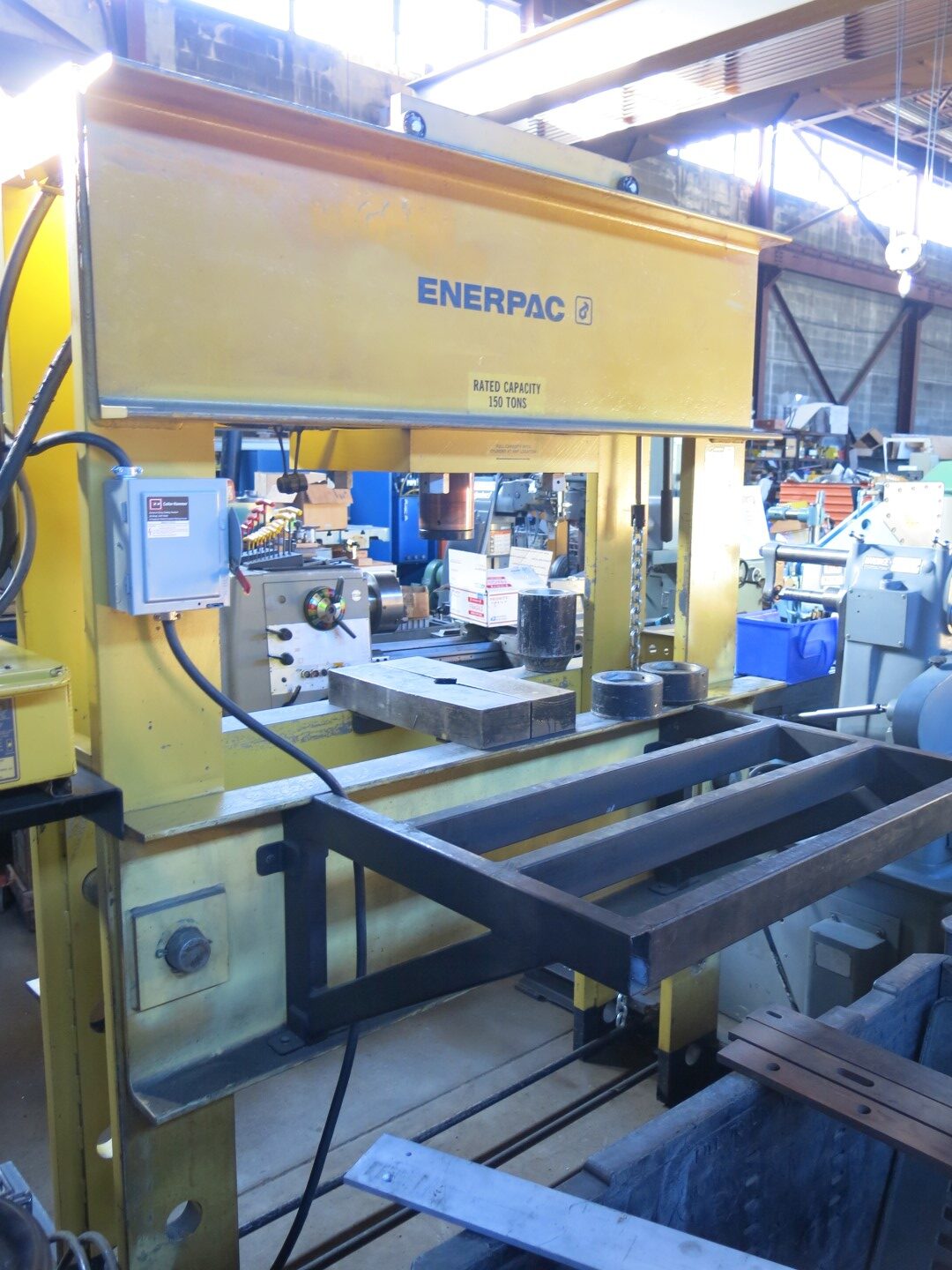 150 Ton, Enerpac, H-Frame Hydraulic Shop Press, 13" stroke, 48.5" daylight, 48" bed width, 10,000 psi - Image 7