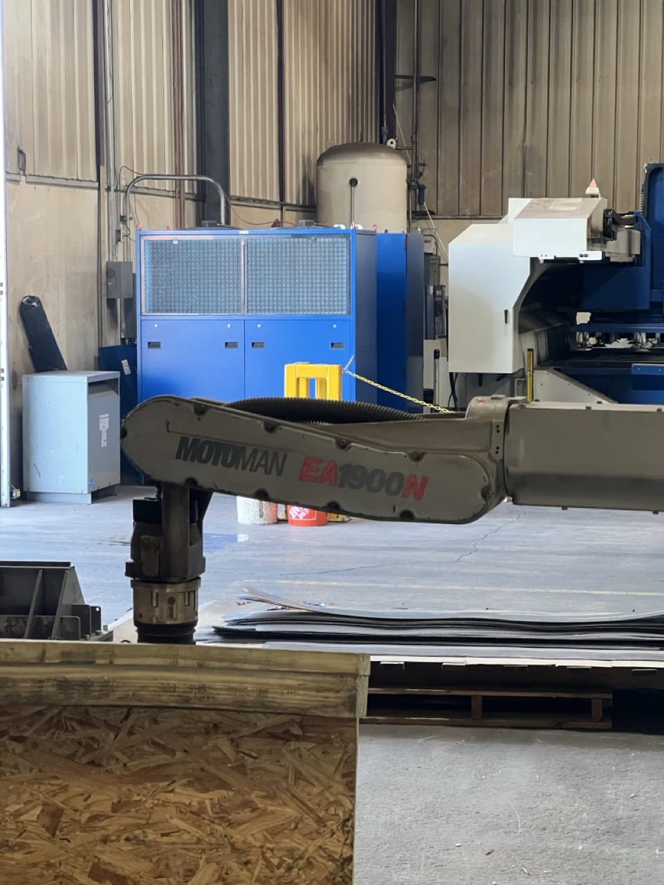 Motoman, EA1900N, 6-Axis welding robot, NX100 ctrller, Miller AutoAccess 450 weld power supply, 2007 - Image 2