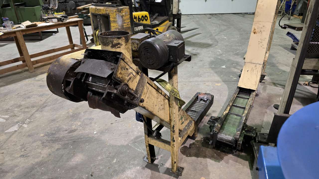 6" wide, Parts Conveyor, 10" entry height, 42" exit height, 1/4" H belt divider - Image 2