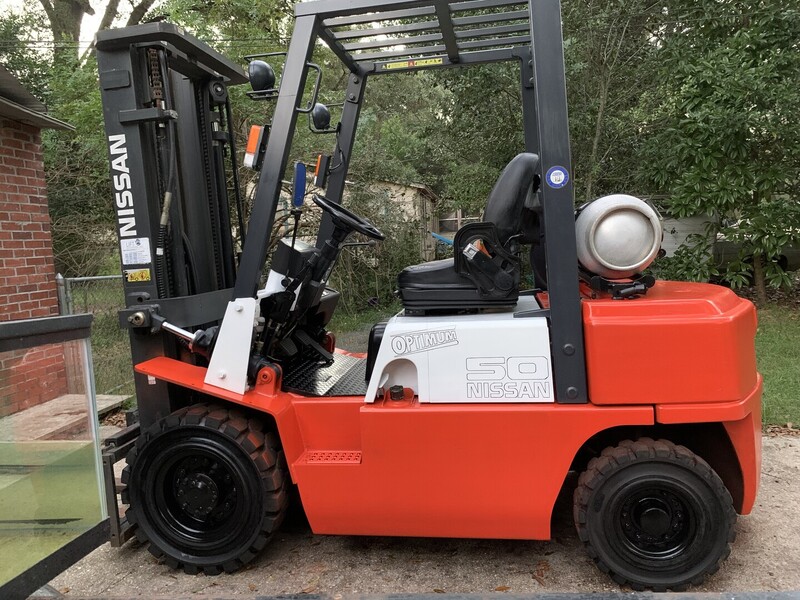 5000 lb. Nissan #CPJO2A25V, propane forklift, solid pneu tires, 2782 hours, 2011 - Image 3