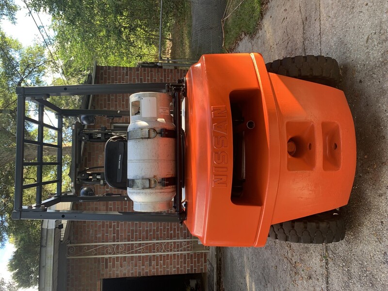 5000 lb. Nissan #CPJO2A25V, propane forklift, solid pneu tires, 2782 hours, 2011 - Image 5