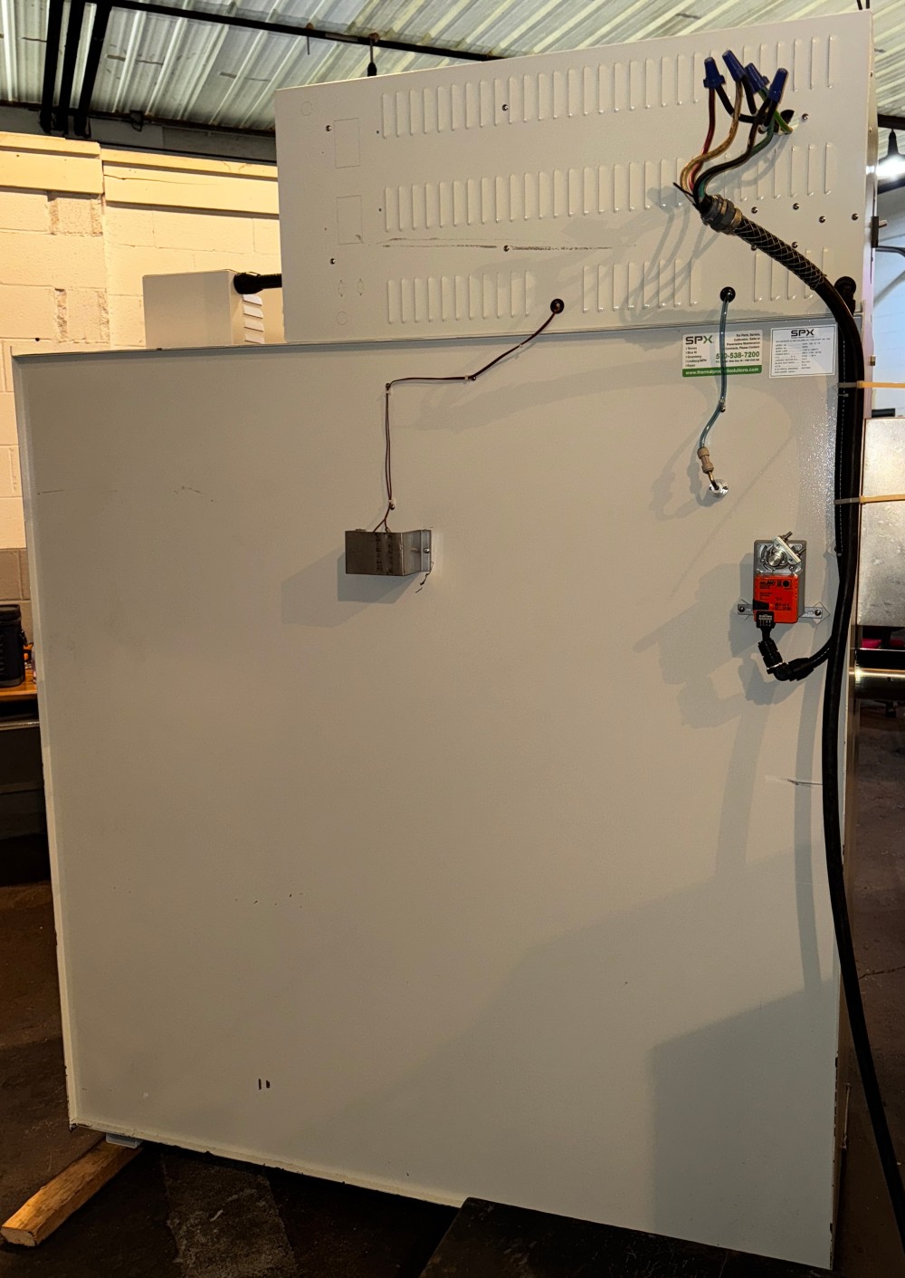 48" width x 48" H x 24" L Blue M #DCW-326, double door cabinet oven, Stainless Steel interior, 600°F, tested - Image 2