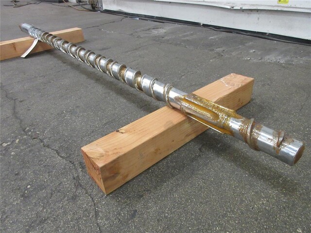 2.5" Davis Standard, shank style extruder screw, 24:1 L/D, Maddox mixer - Image 4