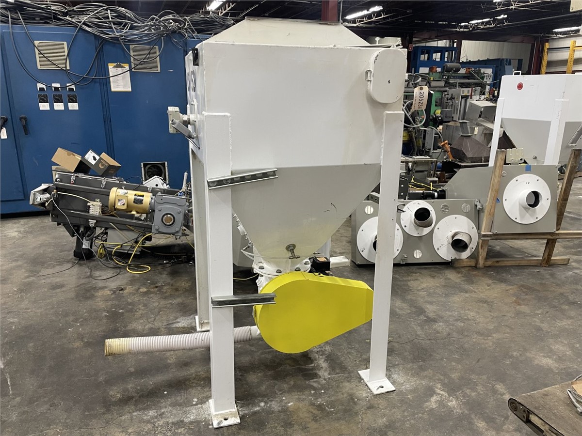 26 cu.ft. Carbon Steel Surge Bin w/ rotary air lock, .75 HP WEG AC motor (4 available) - Image 6