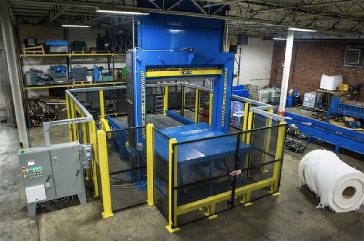 Recycling Equipment Inc. #12072ST, 120" W x 72" H roll splitter, 20 HP hydraulic power pack, hydraulic dump - Image 1