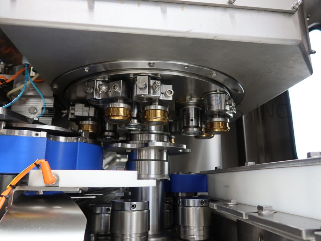 Angelus #4V, automatic, heavy duty, 4 head, Stainless steel can seamer, 100-450 cans per minute - Image 2