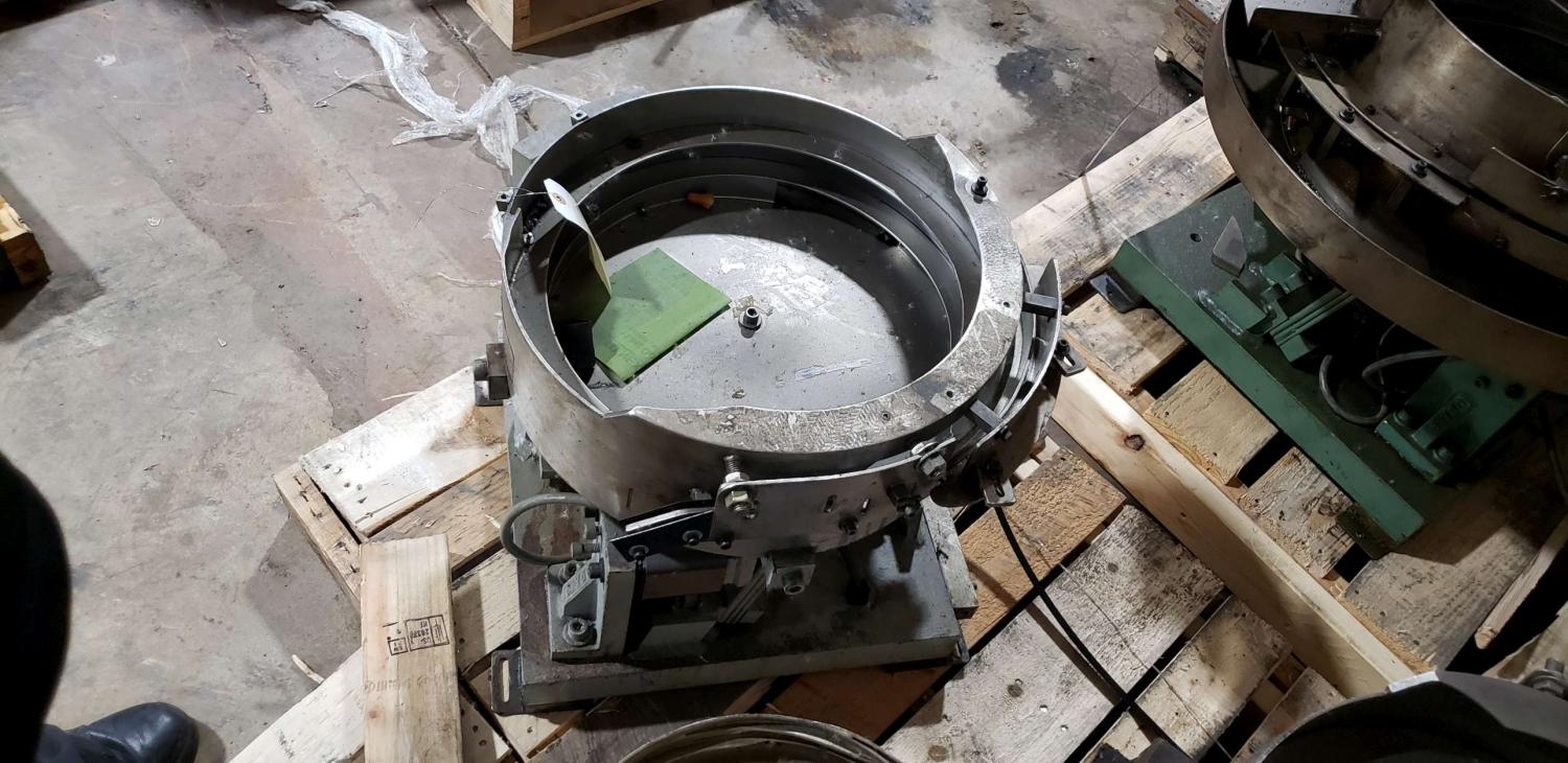 Feeder Bowl, clock wise direction, 4-25 mm capacity, 18" base, 19" depth, 13.5" discharge height, bolt part - Image 4