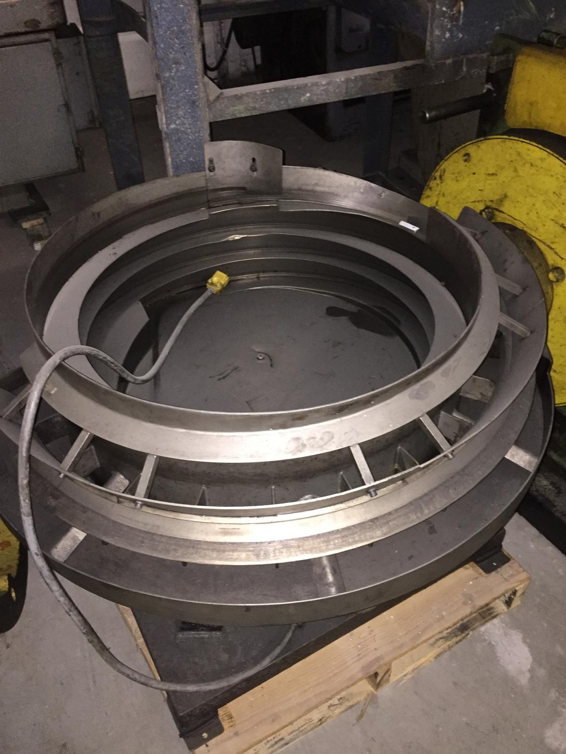 Feeder Bowl, clock wise direction, 19 mm max capacity, 30" base, bolt part type - Image 1