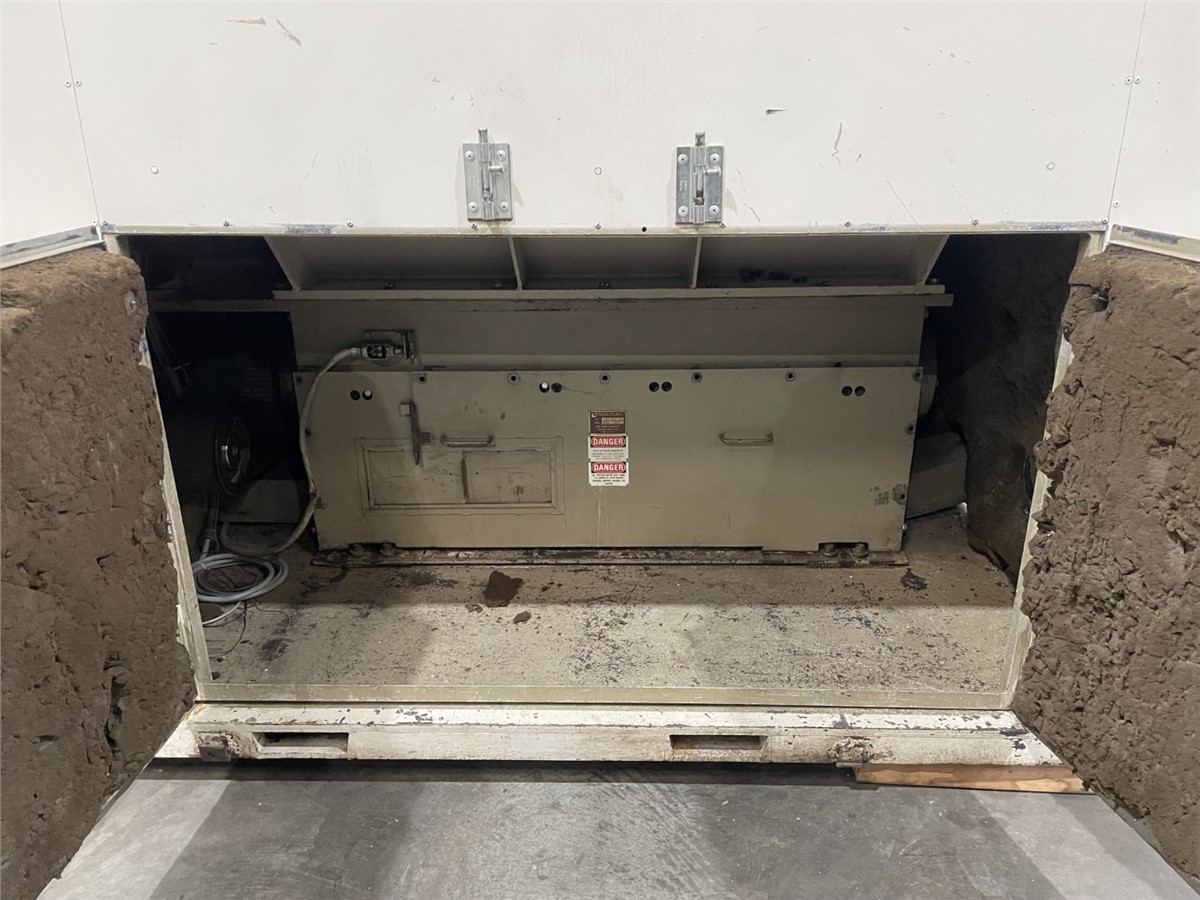 14" x 56" Cumberland #1456I, pull-roll granulator, 100 HP WEG Inverter Duty Motor, 3 knife open rotor, 2 bed - Image 6