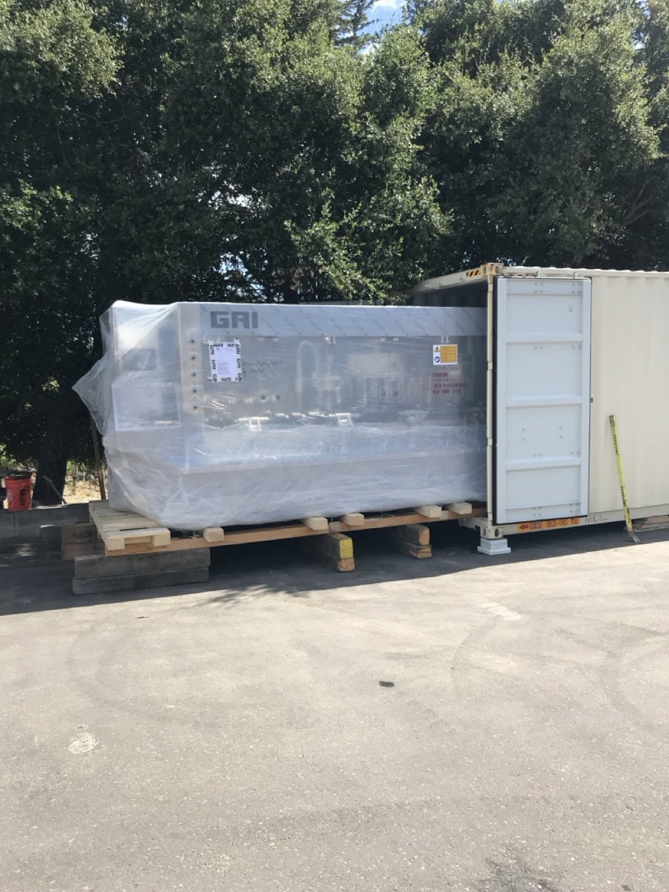 GAI #5052-FMT-LUX, Bottling Line, 1200-1600 btls/hr, monoblock w/ labeler & gyropalette, 2023 - Image 3