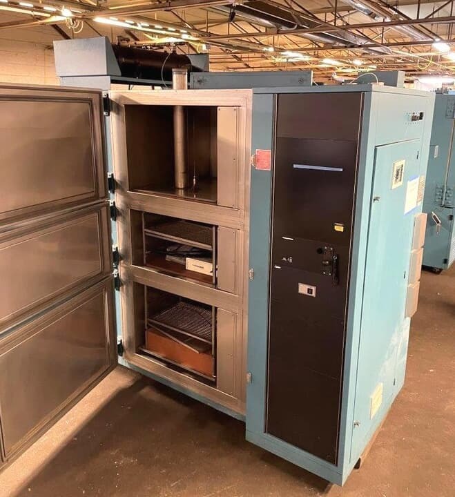 25" width x 15" D x 15" H Thermotron #ATS-320-DD-10-705, Hot to 200°, Cold to -73°C, 1999 - Image 2