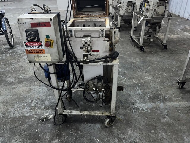 9" x 10" Matsui #SMGL2-100U, low-speed granulator, 2010 - Image 10