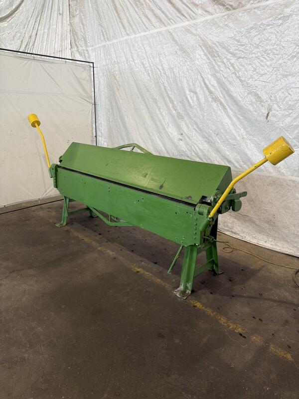 14 gauge x 8' Chicago Dries & Krump #814, apron hand brake - Image 1