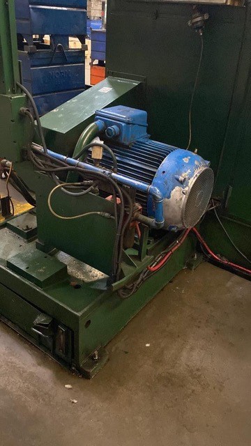 1/2" x 3-1/2" Sacma #SP-37, 4-die 5 station bolt maker, 200 PPM, full sound enclosure - Image 6