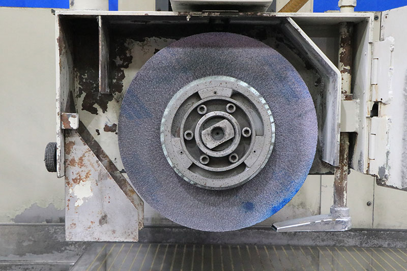 16" x 32" Okamoto #ACC-1632DX, automatic surface grinder, electro-magnetic chuck, variable hold chuck - Image 4