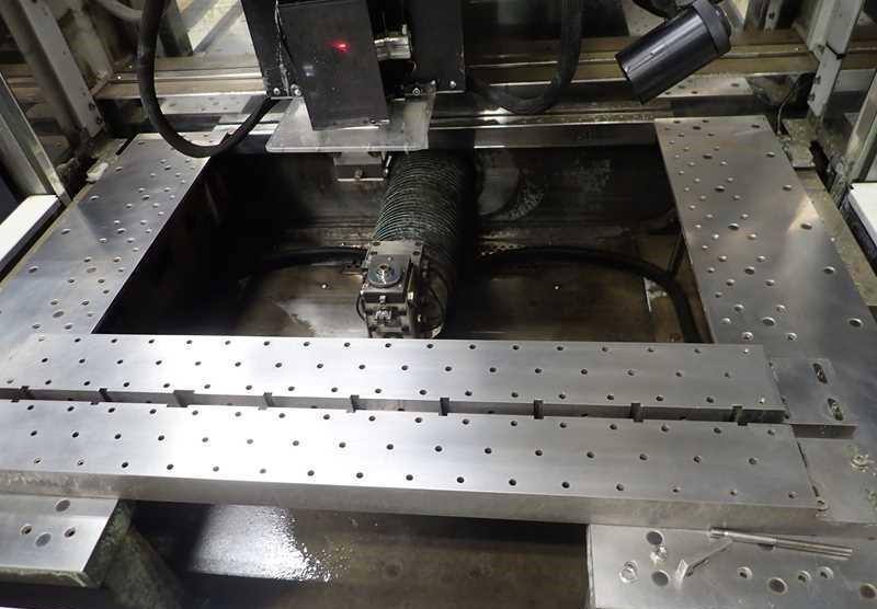 Makino #U86, CNC Wire Electrical Discharge Machine, 48" x 35.8" table, 31.4" X, 23.6" Y, 20.47" Z, Hyper i - Image 8
