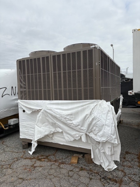 120 Ton, York #YLAA0120, Air Cooled Chiller, R454B, 460 V., 2024 - Image 3