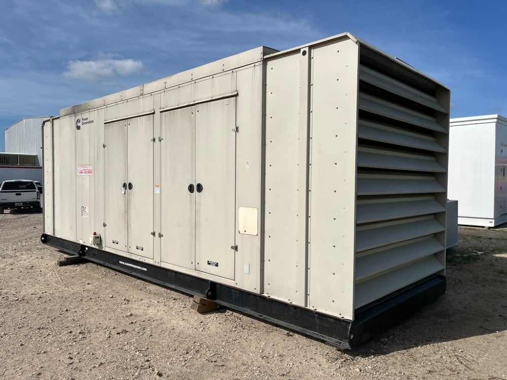 750 KW Cummins #QST30-G5, generator set, 480 Volts, sound enclosure; Tier 2 Emissions, 670 hours, 2007 - Image 2