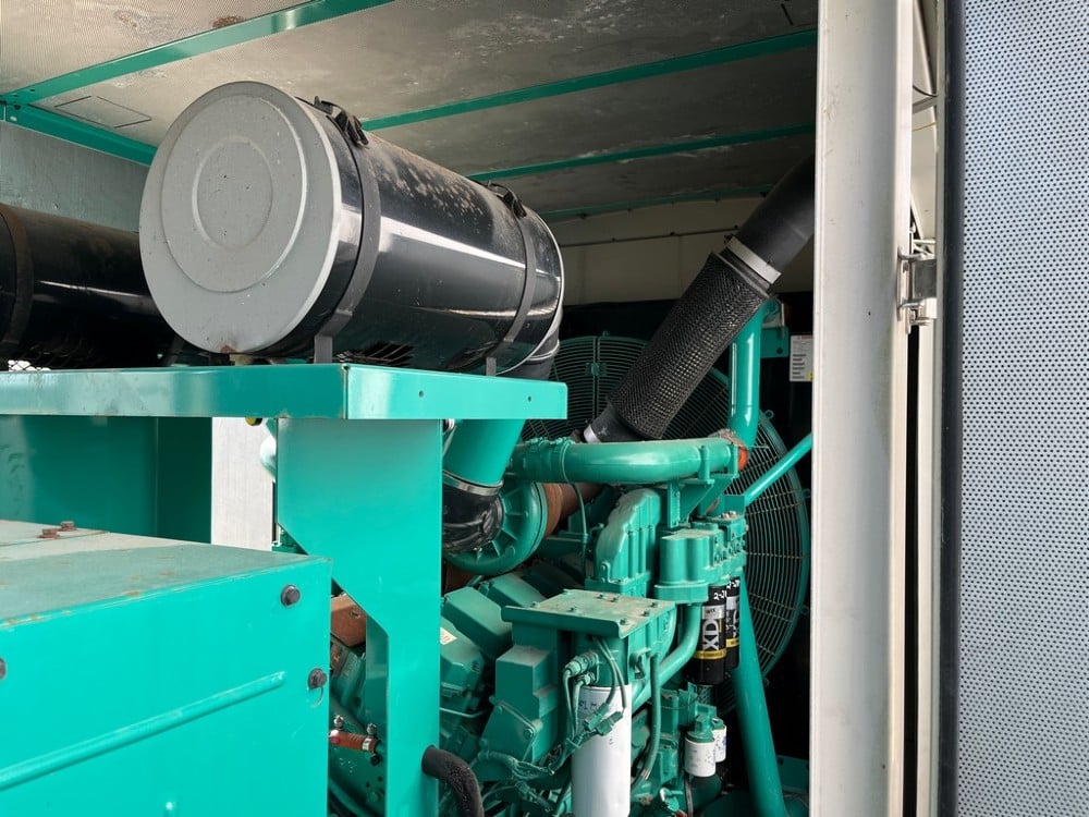 750 KW Cummins #QST30-G5, generator set, 480 Volts, sound enclosure; Tier 2 Emissions, 670 hours, 2007 - Image 9