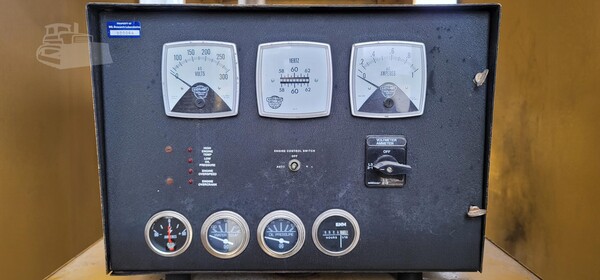 200 KW Kato light, diesel generator set, 120/208 Volts, 3-phase, 524 hours, Detroit Diesel 6-71 engine - Image 5