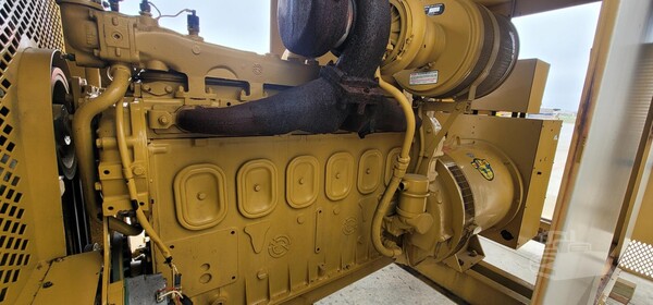 200 KW Kato light, diesel generator set, 120/208 Volts, 3-phase, 524 hours, Detroit Diesel 6-71 engine - Image 6