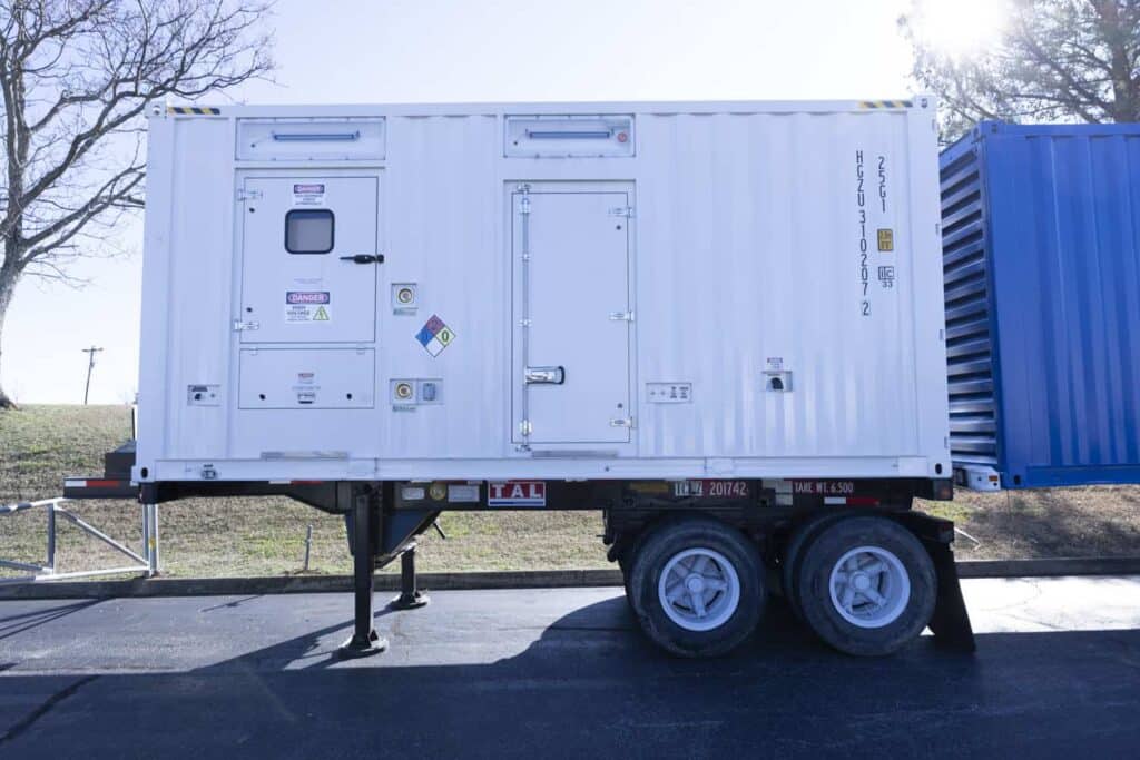 545 KW Caterpillar #C18, Mobile Generator Set, Diesel, 480V, 12434 hours, 2007 - Image 1