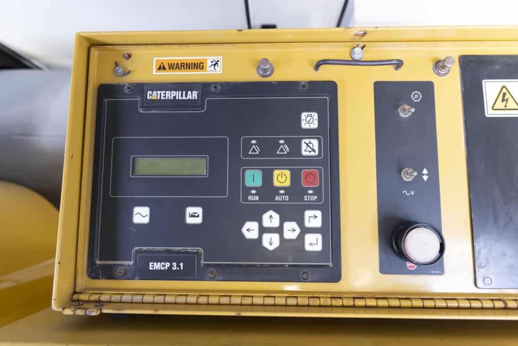 545 KW Caterpillar #C18, Mobile Generator Set, Diesel, 480V, 12434 hours, 2007 - Image 7