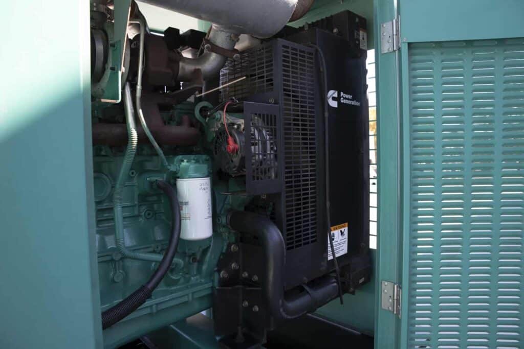 150 KW Cummins #DSGAC, diesel generator, weatherproof enclosure, 24 hr base tank, EPA Tier 3, 235 hours, 2007 - Image 6