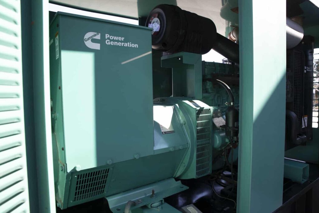 150 KW Cummins #DSGAC, diesel generator, weatherproof enclosure, 24 hr base tank, EPA Tier 3, 235 hours, 2007 - Image 8