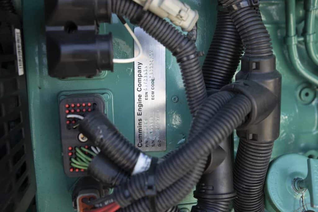 150 KW Cummins #DSGAC, diesel generator, weatherproof enclosure, 24 hr base tank, EPA Tier 3, 235 hours, 2007 - Image 10