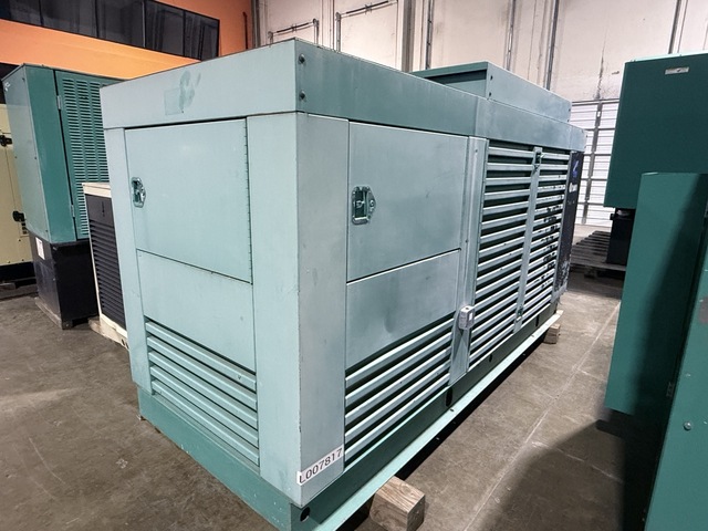 250 KW Cummins #250DFAC, diesel generator, 480 Volts, 540 hours, encl, 1998 - Image 1