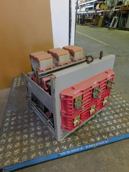 1600 Amps, ITE, K-1600, Power Circuit Breaker, 2000 Amps DC Used - Image 2