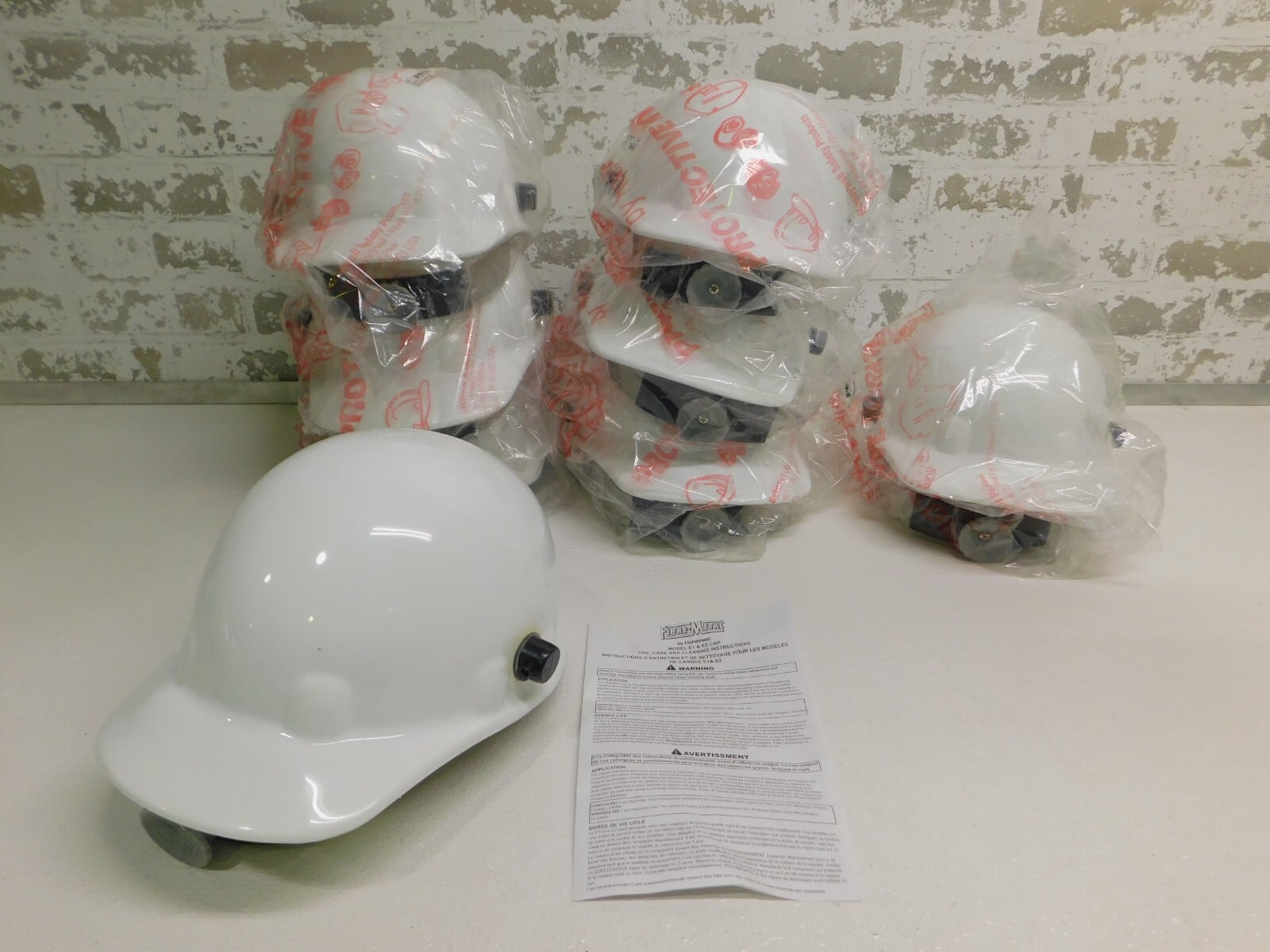 Fibre-Metal, E2QRW01A000, Thermoplastic Hard Hat, 8 Point Ratchet Suspension, White, 8 Qty., New - Image 1