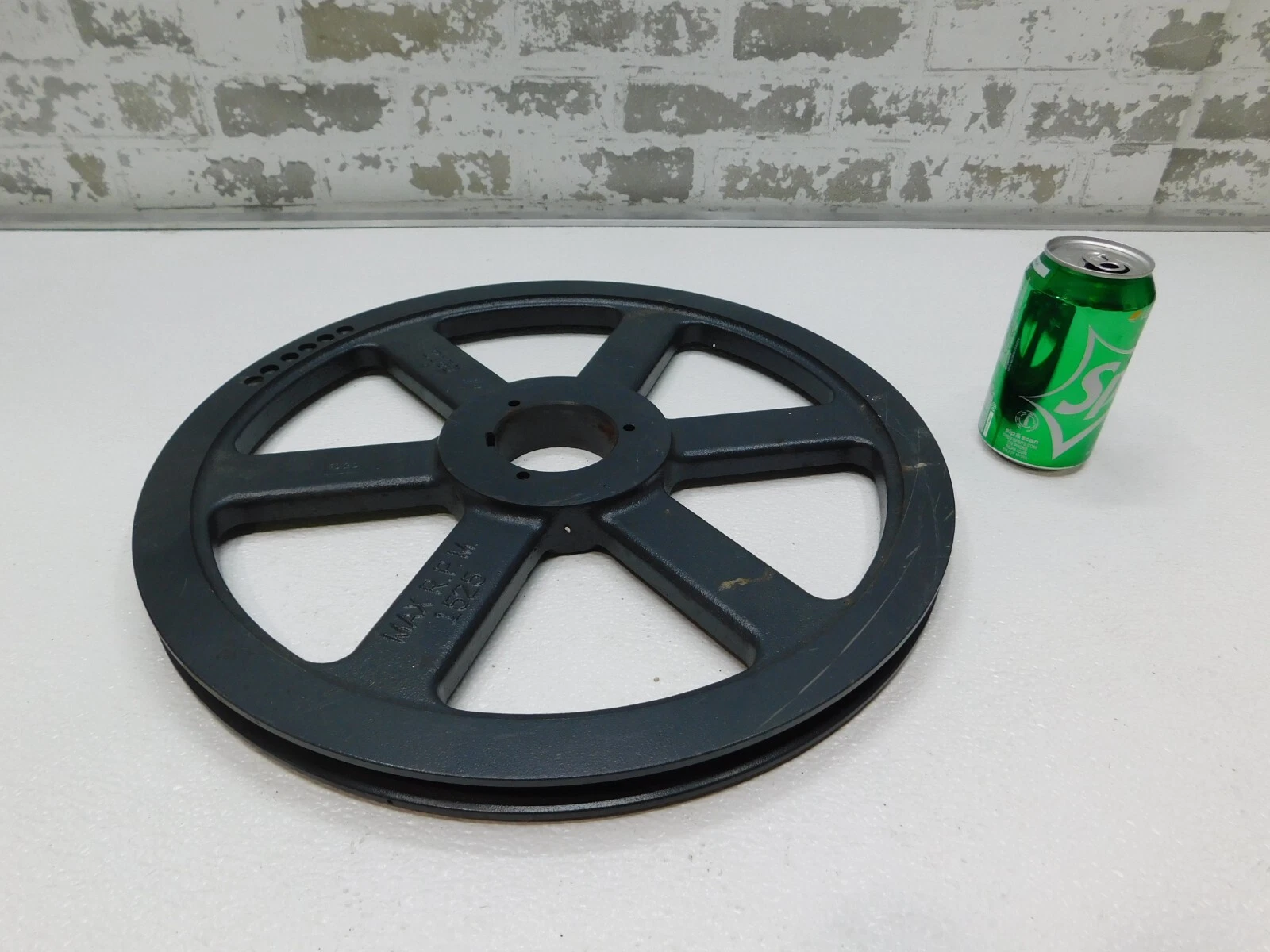Browning, 1B5V160, V-Belt Pulley, 1-Groove, 16.28" OD, 2.31" OA width, 2"-2.438" Bore, New - Image 1