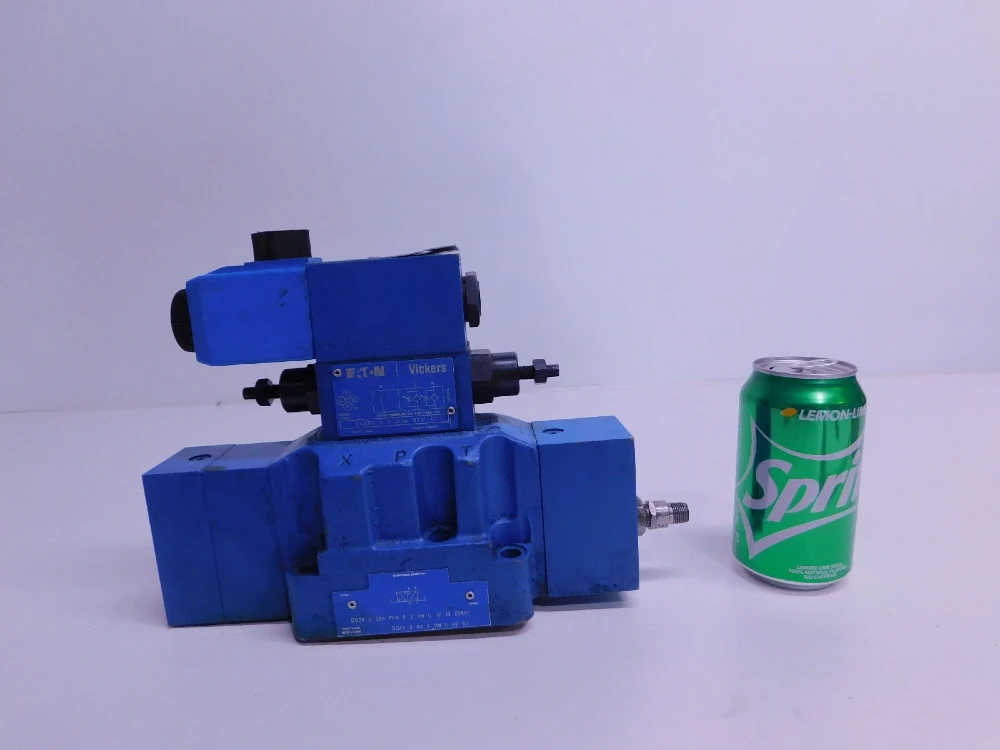 Eaton, Vickers #DG4V/DG5V/DGMFN, Hydraulic Solenoid Directional Control Valve, NEW - Image 1
