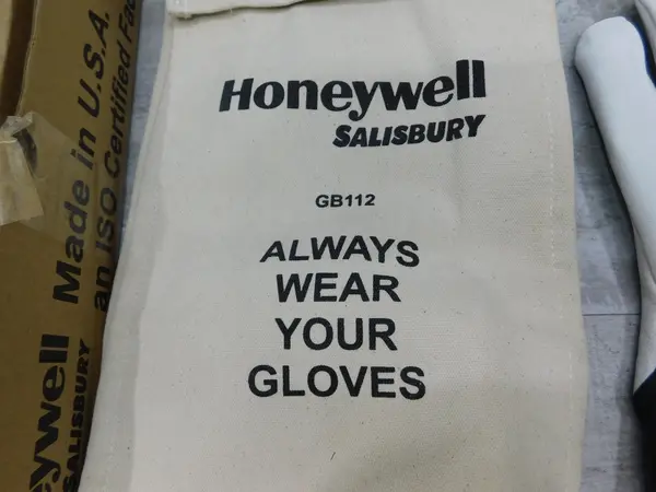 Honeywell Salisbury, GK011B/12, Rubber Insulating Glove Kit, Type I, Class 0, Size 12, AHZC Categ., 11" - Image 2
