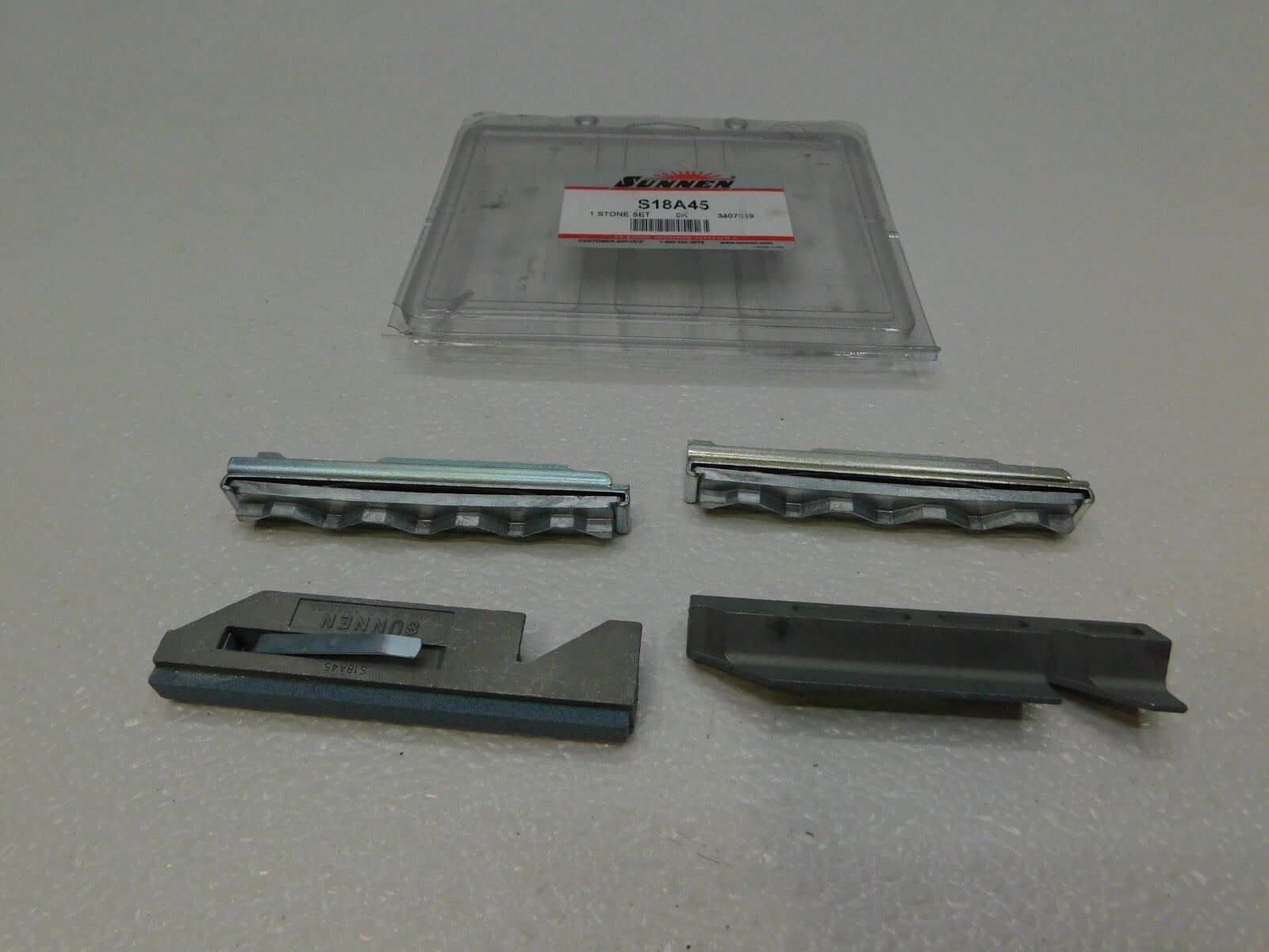 Sunnen #S18A45, Aluminum Oxide Stone Set, 150 Grit Size, 5 Hardness, (2) Stones, New - Image 1