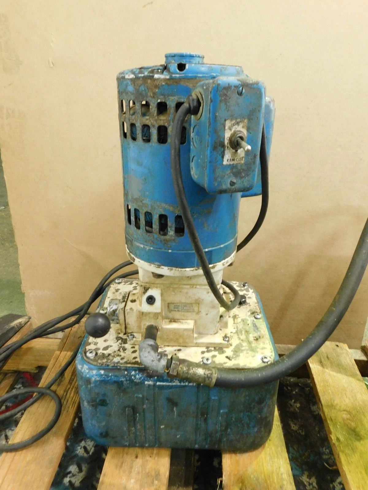 Hydraulic Crimper, Hydra-Dyne #IHK-601, rebranded from Imperial Eastman K-601, intl havester hydraulic pump - Image 8